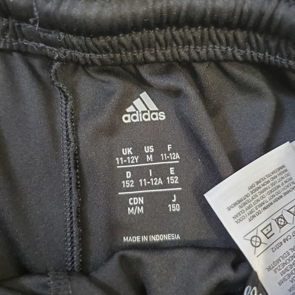 Kids adidas soccer shorts - Picture 3 of 3